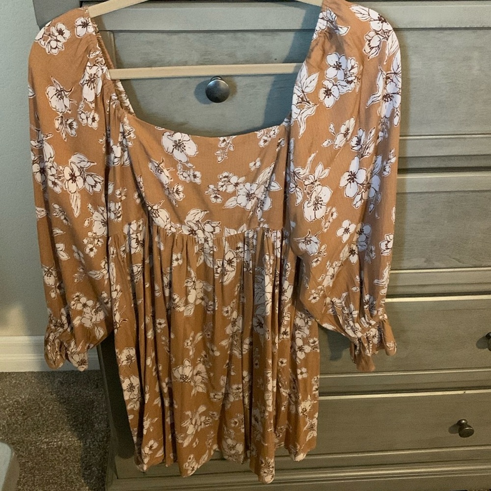 Square neck floral dress with long sleeves